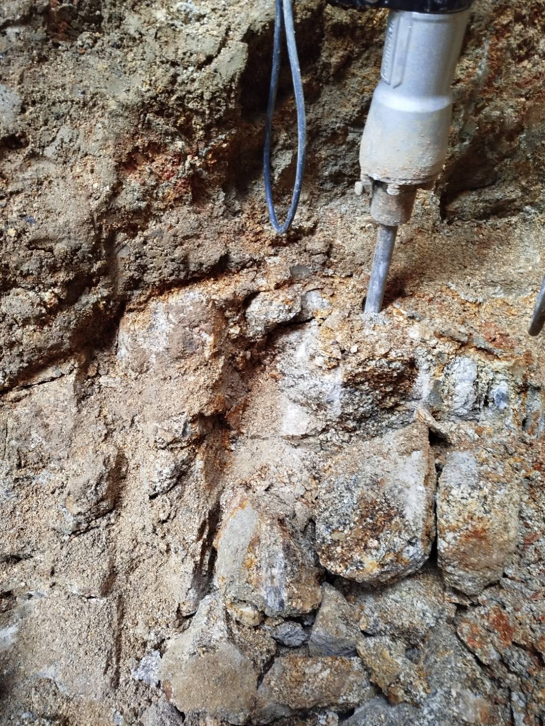 PIT STRUCTURE